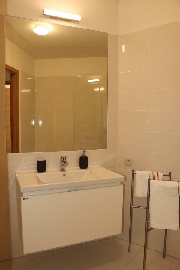 Panorama City Apartment With Free Parking ブラチスラヴァ エクステリア 写真